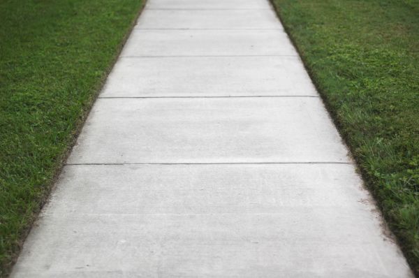 Cost of Concrete Walkway Replacement in Crestview