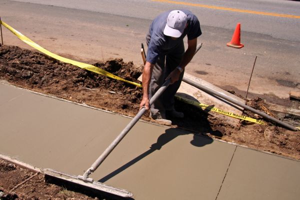 Cost of Sidewalk Building in Crestview