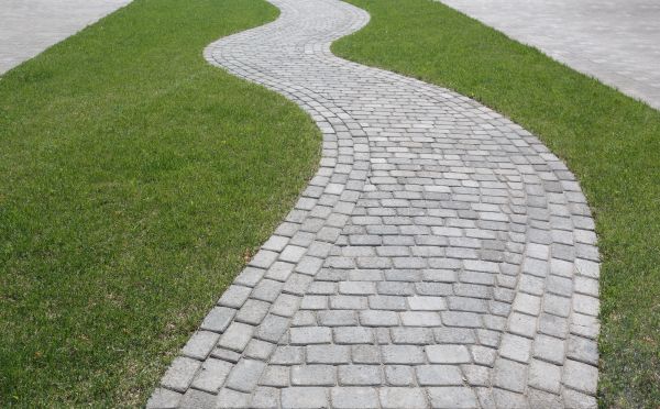 Cost of Yard Walkway Construction in Crestview
